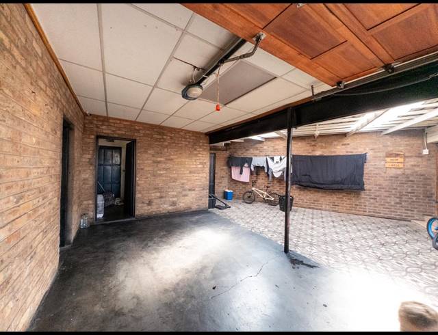 5 BEDROOM HOUSE FOR SALE IN BRENTHURST